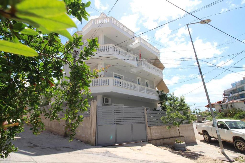Apartments&Studios ARDIAN-MANDI Sarande Bagian luar foto