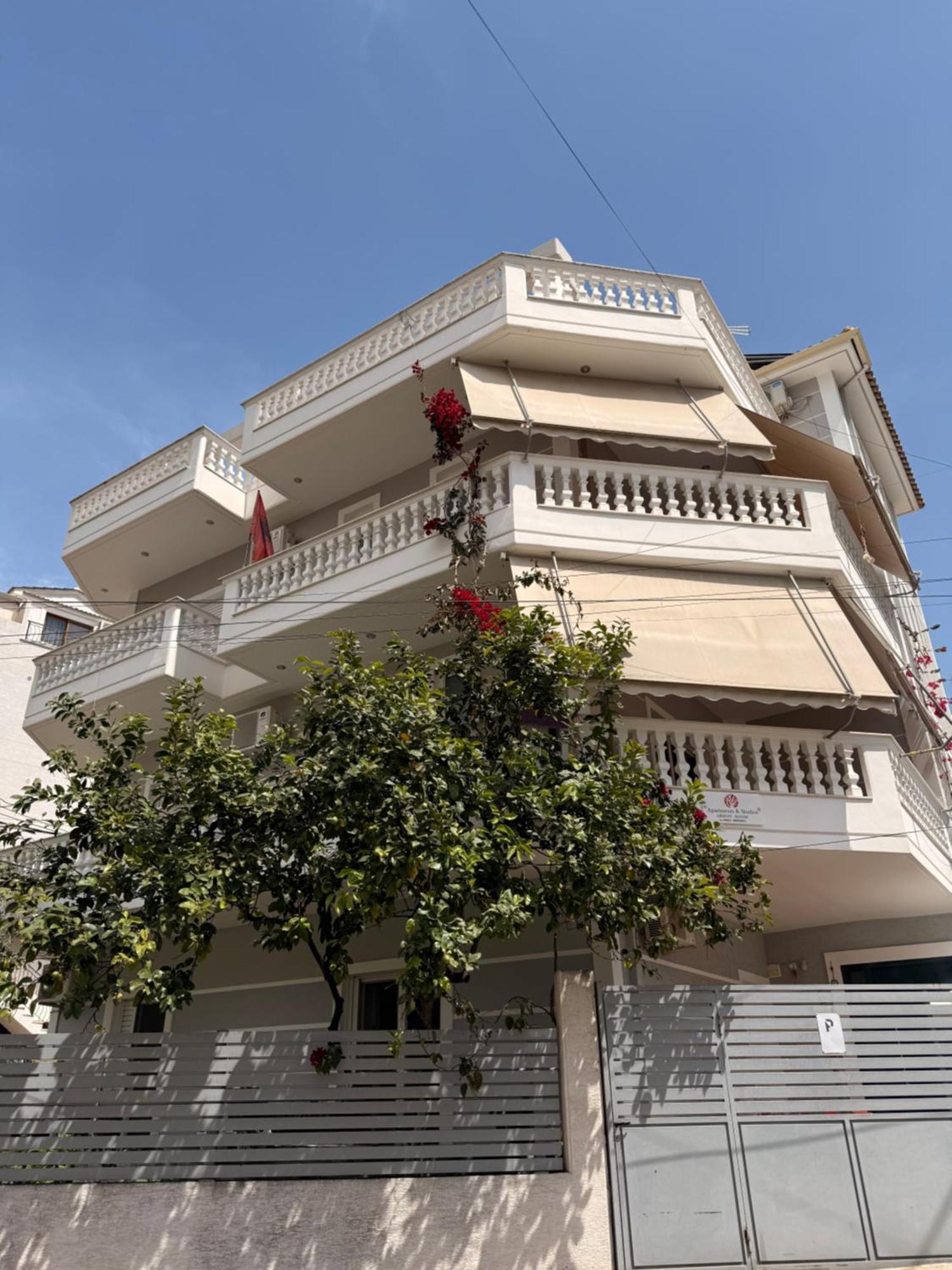 Apartments&Studios ARDIAN-MANDI Sarande Bagian luar foto