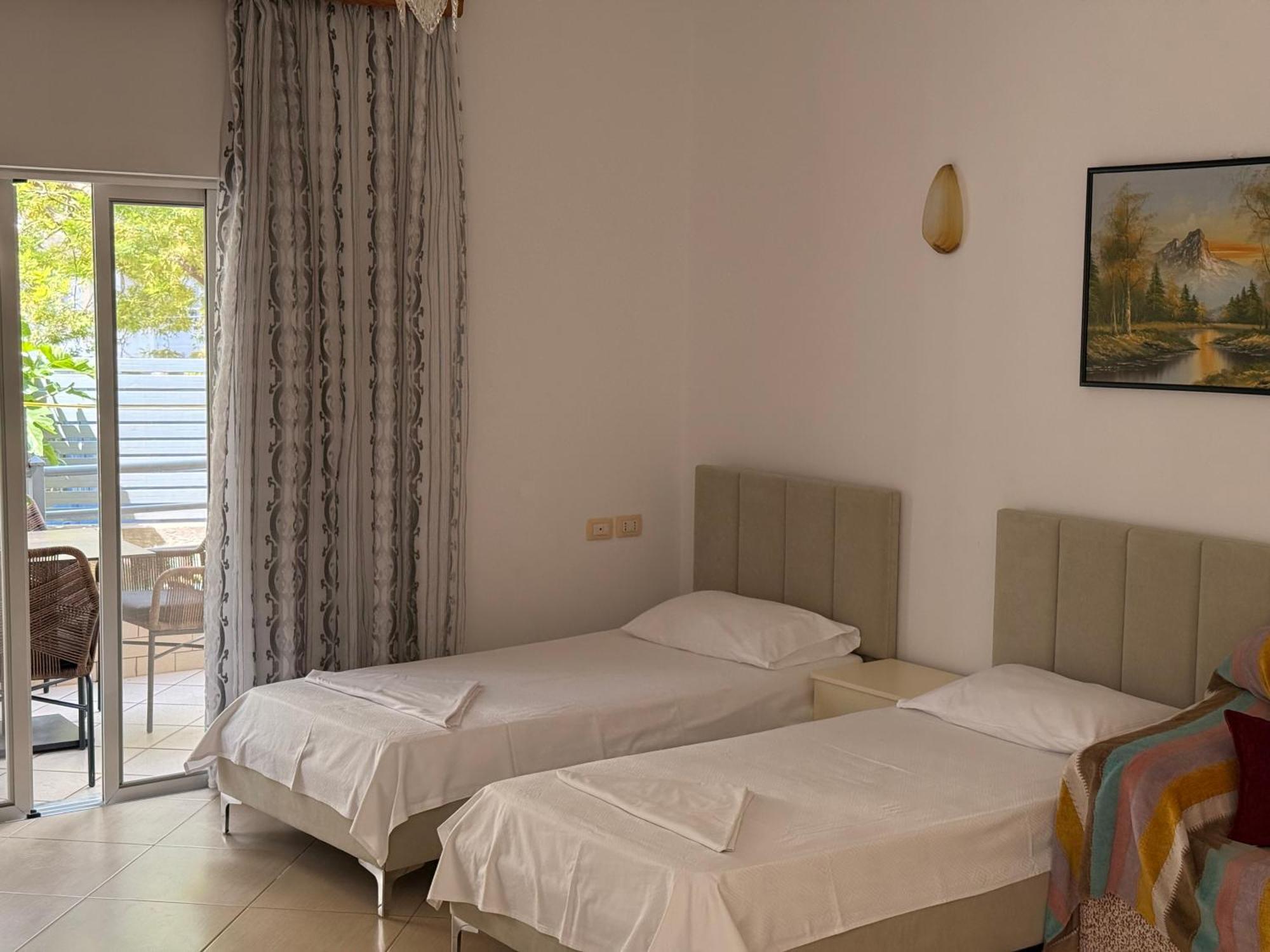 Apartments&Studios ARDIAN-MANDI Sarande Bagian luar foto