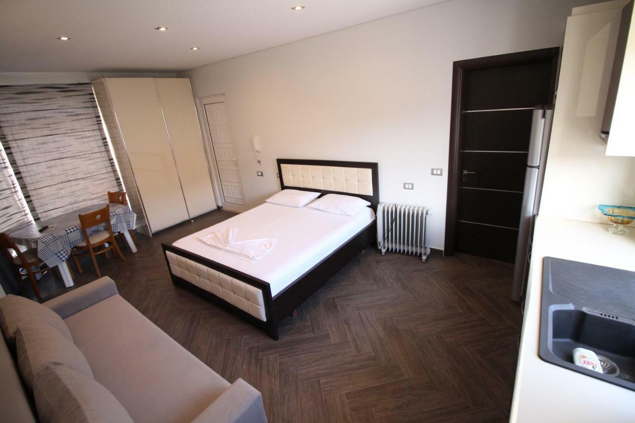 Apartments&Studios ARDIAN-MANDI Sarande Bagian luar foto